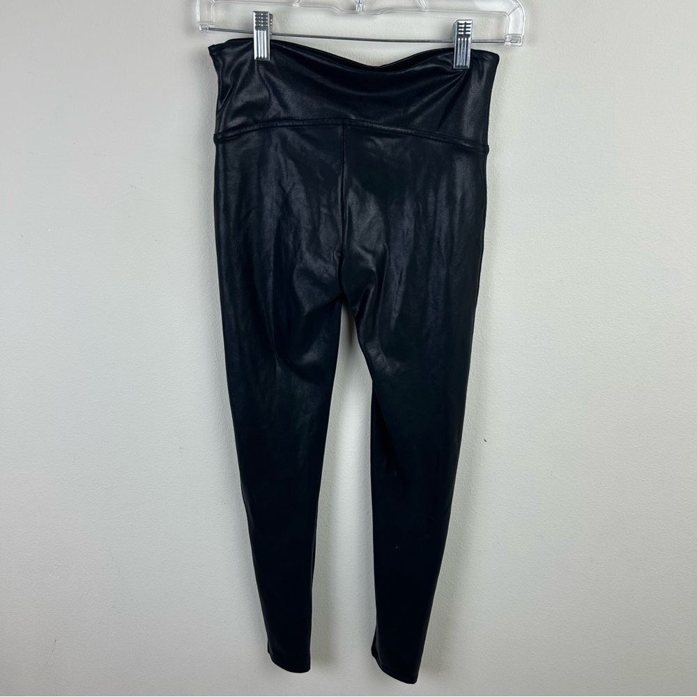 SPANX Faux Leather Leggings Black crackle size: M petite - Picture 5 of 8